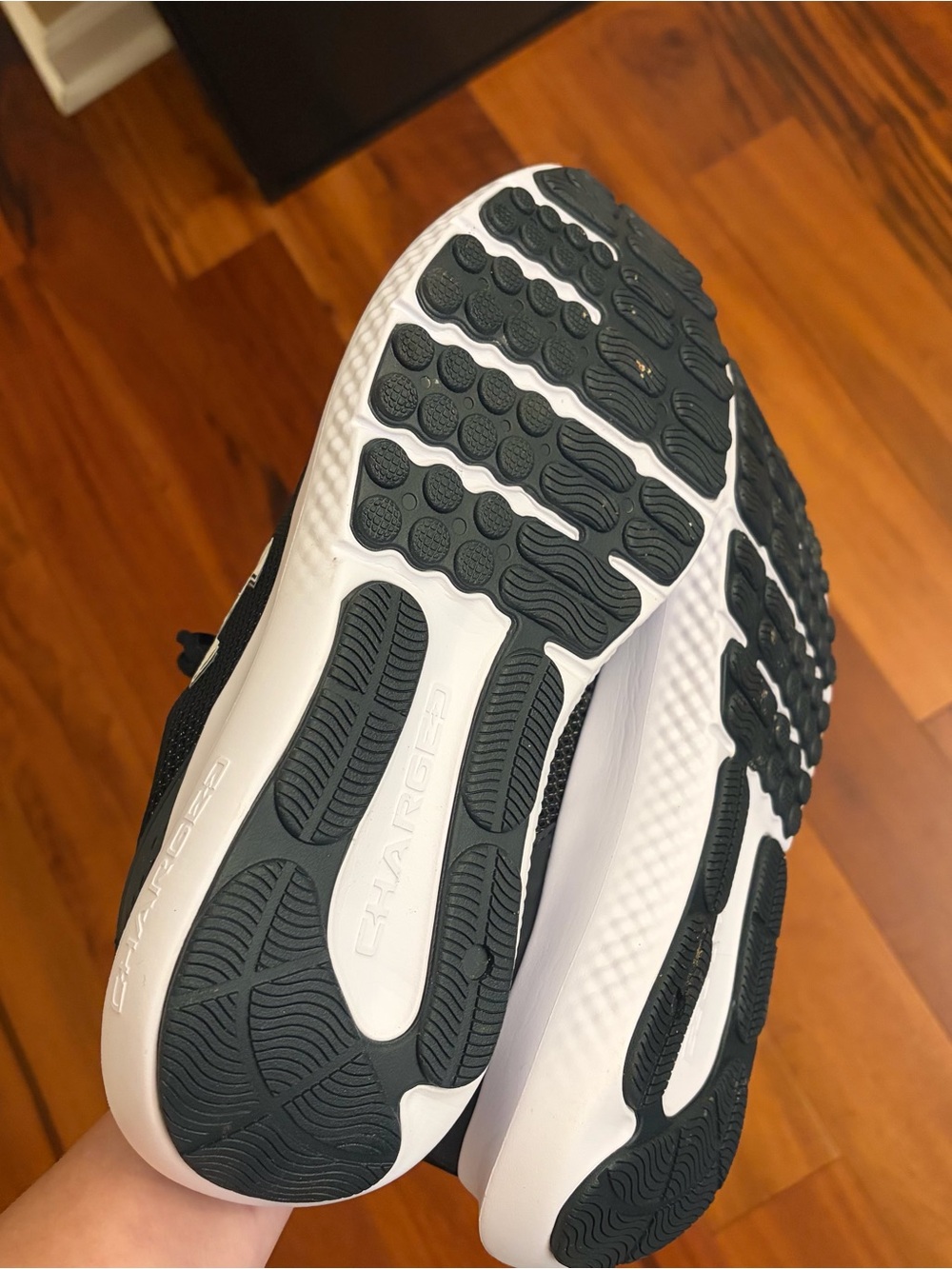 Under Armour Charged Surge 4 running shoes size 13 - Picture 5 of 6